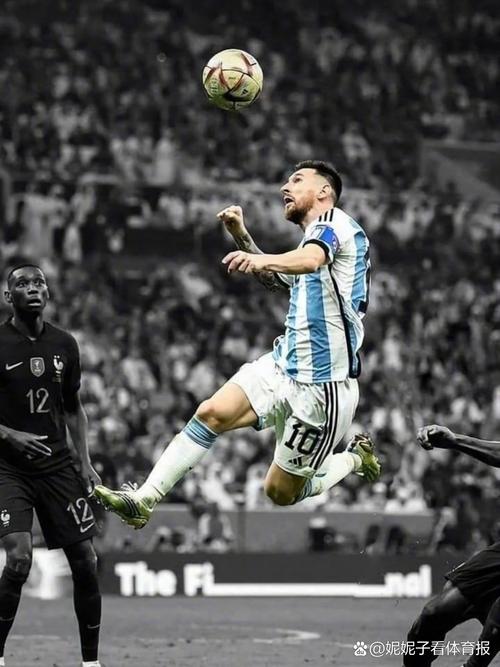 飞翔的阿根廷人🤩梅西鱼跃冲顶破门📸📸📸