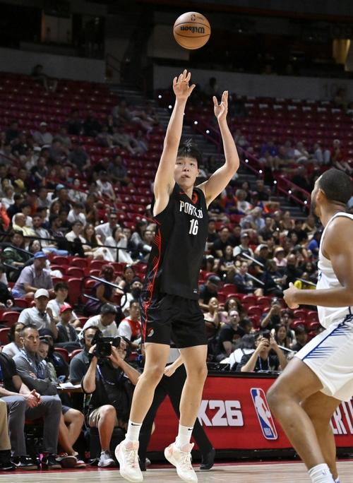 半场-杨瀚森4分20秒得2分1板 开拓者次节净胜16分&领先快船5分