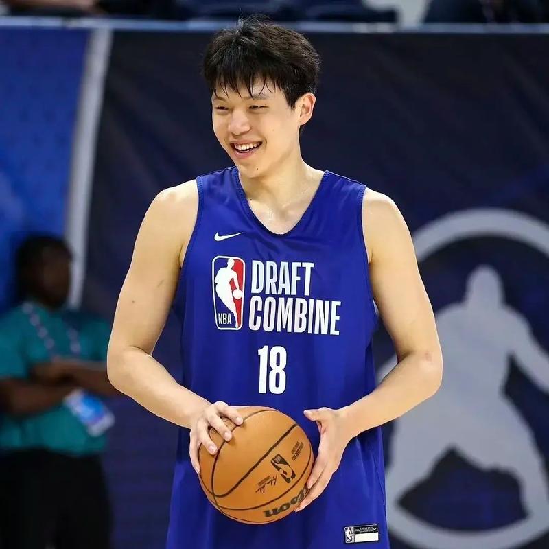 详细阅读:美女记者:在采访杨瀚森之后被吓到了 没想到他会那么紧张 美女记者:在采访杨瀚森之后被吓到了 没想到他会那么紧张