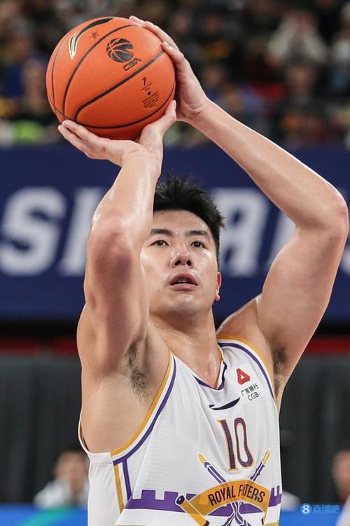 记者：北京全运男篮今日出征 邹雨宸丘天确定缺阵