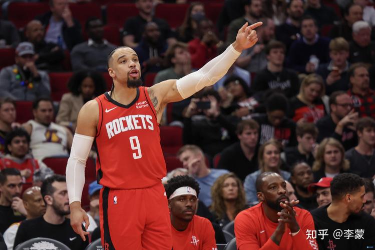 乌度卡：对面就克莱&拉塞尔两个能投三分的 我们一开始扑得太凶了