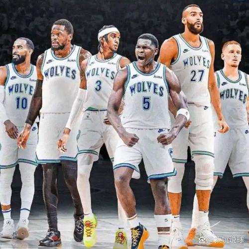 小马+VJ的后场组合前途无量！76人是时候放弃以恩比德为核心了？