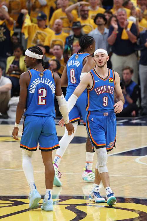 张佳玮：多特开场给哈登空间 卡鲁索示范雷霆全队有样学样锁左脚