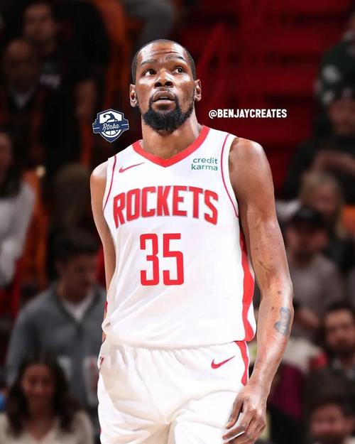 火箭众将入场穿搭：打客场舒适的运动服是首选 杜兰特冷帽造型